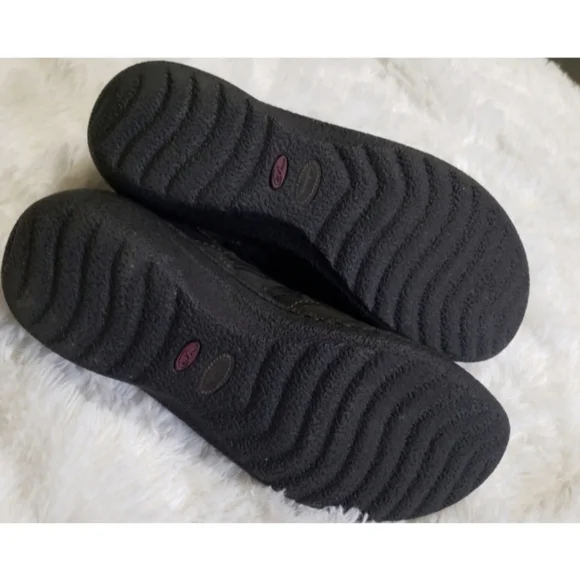 Clark's black slip on leather shoes women's 9.5 - Picture 3 of 6